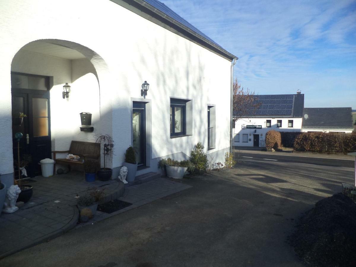 Ferienappartment Mit Schlafzimmer Farschweiler Exterior photo