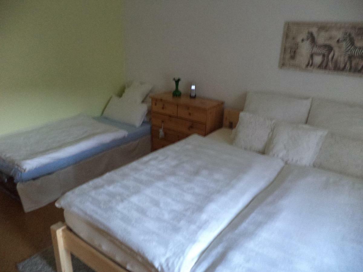 Ferienappartment Mit Schlafzimmer Farschweiler Exterior photo